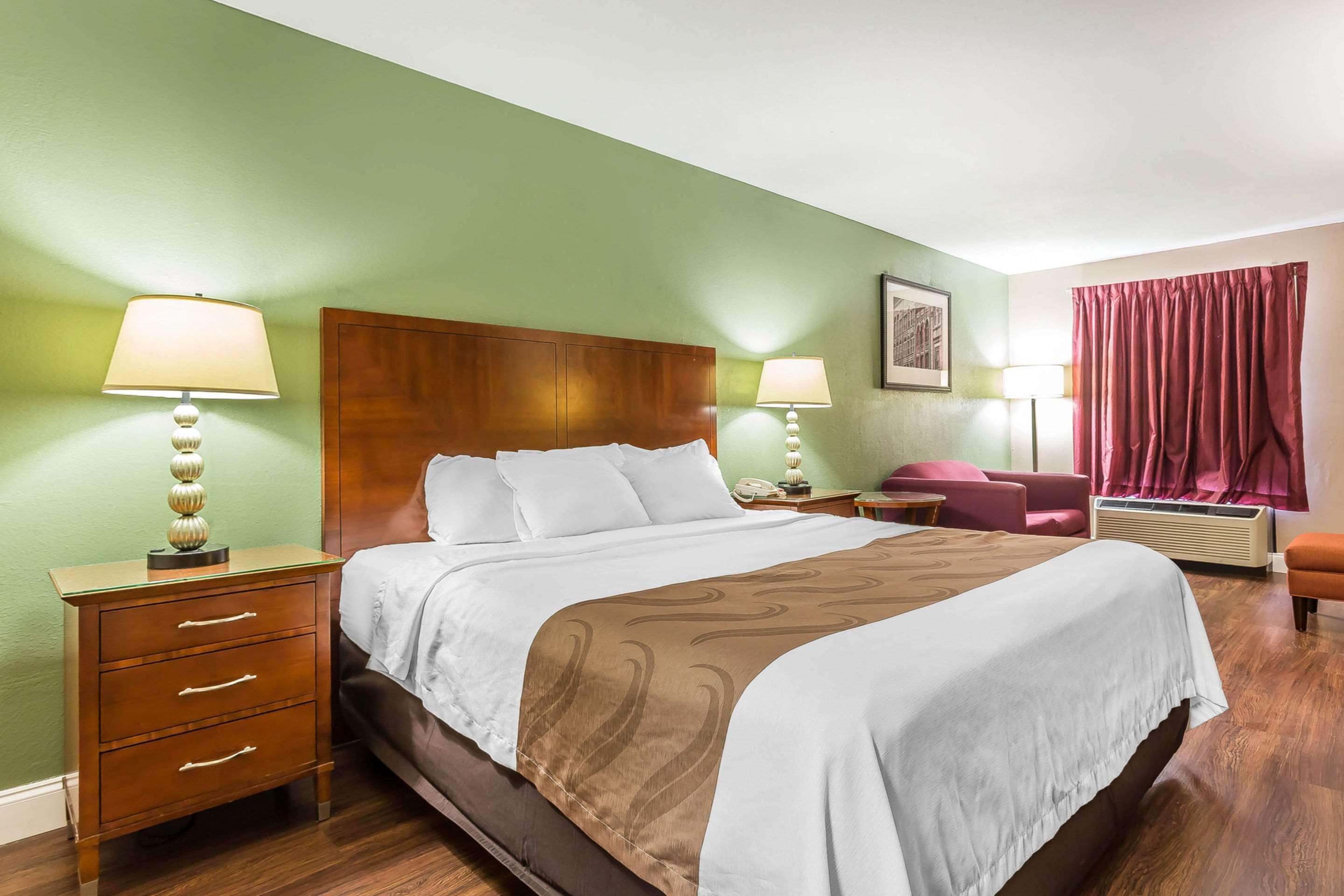 Quality Inn & Suites Near Robins Air Force Base Warner Robins Esterno foto
