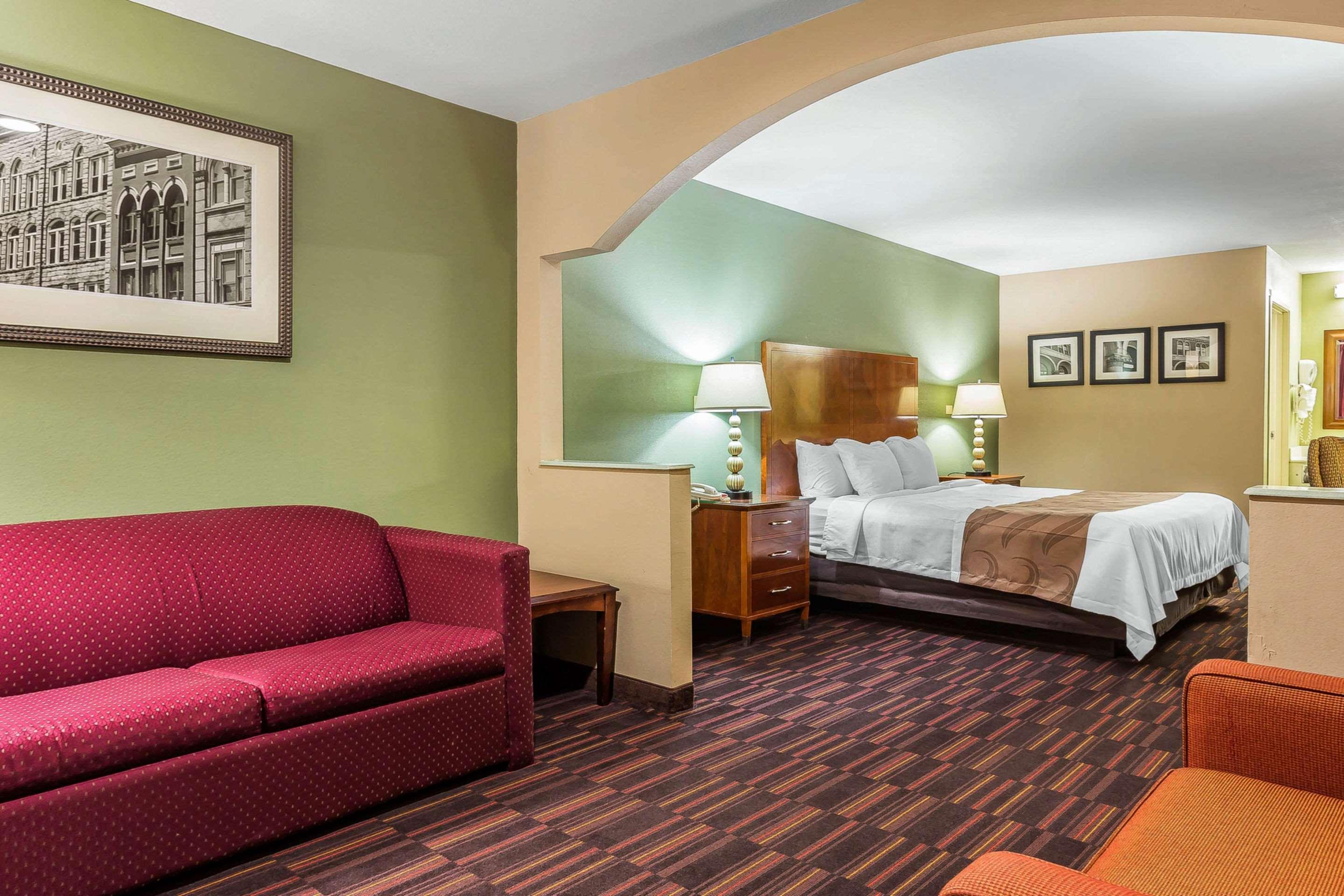Quality Inn & Suites Near Robins Air Force Base Warner Robins Esterno foto