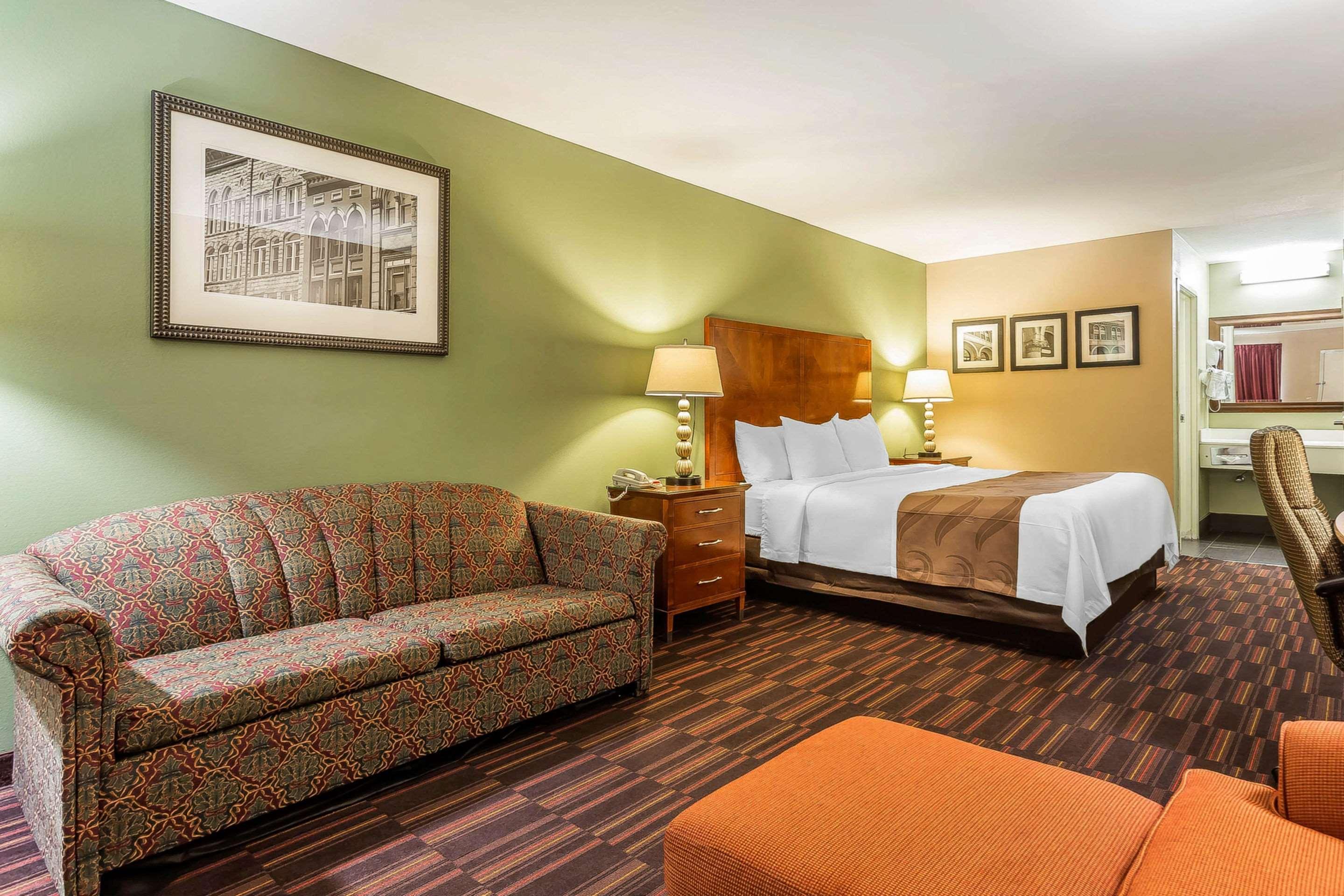 Quality Inn & Suites Near Robins Air Force Base Warner Robins Esterno foto