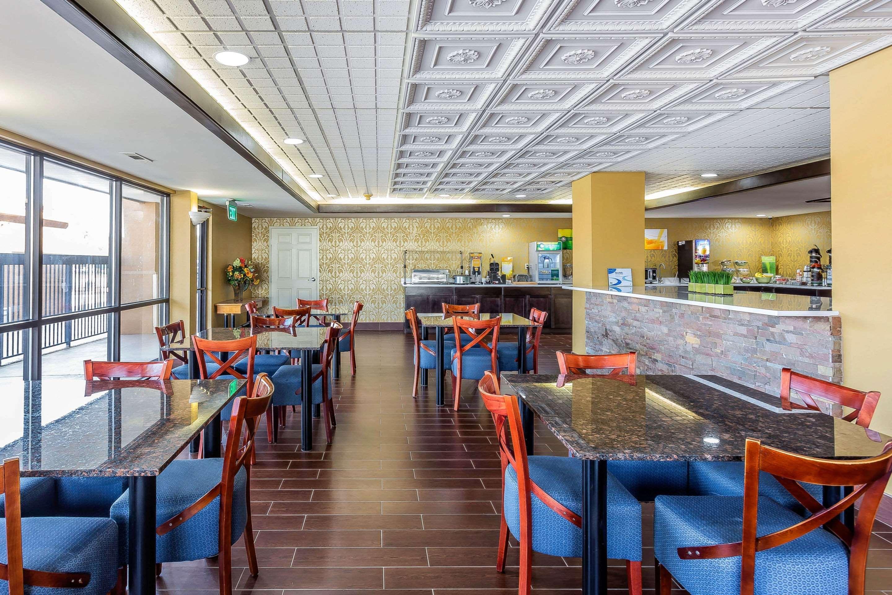 Quality Inn & Suites Near Robins Air Force Base Warner Robins Esterno foto