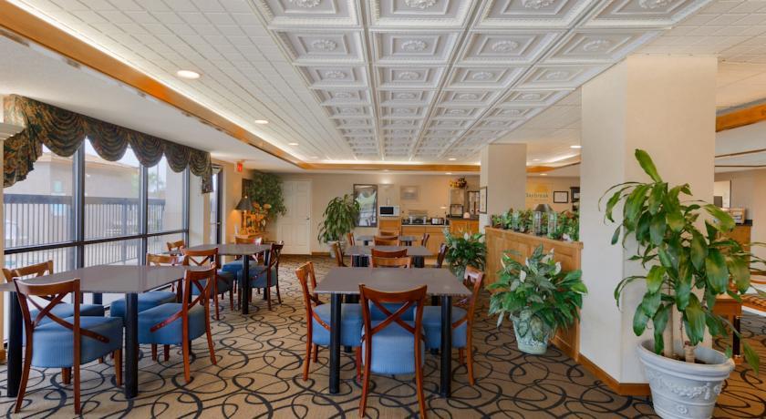 Quality Inn & Suites Near Robins Air Force Base Warner Robins Esterno foto