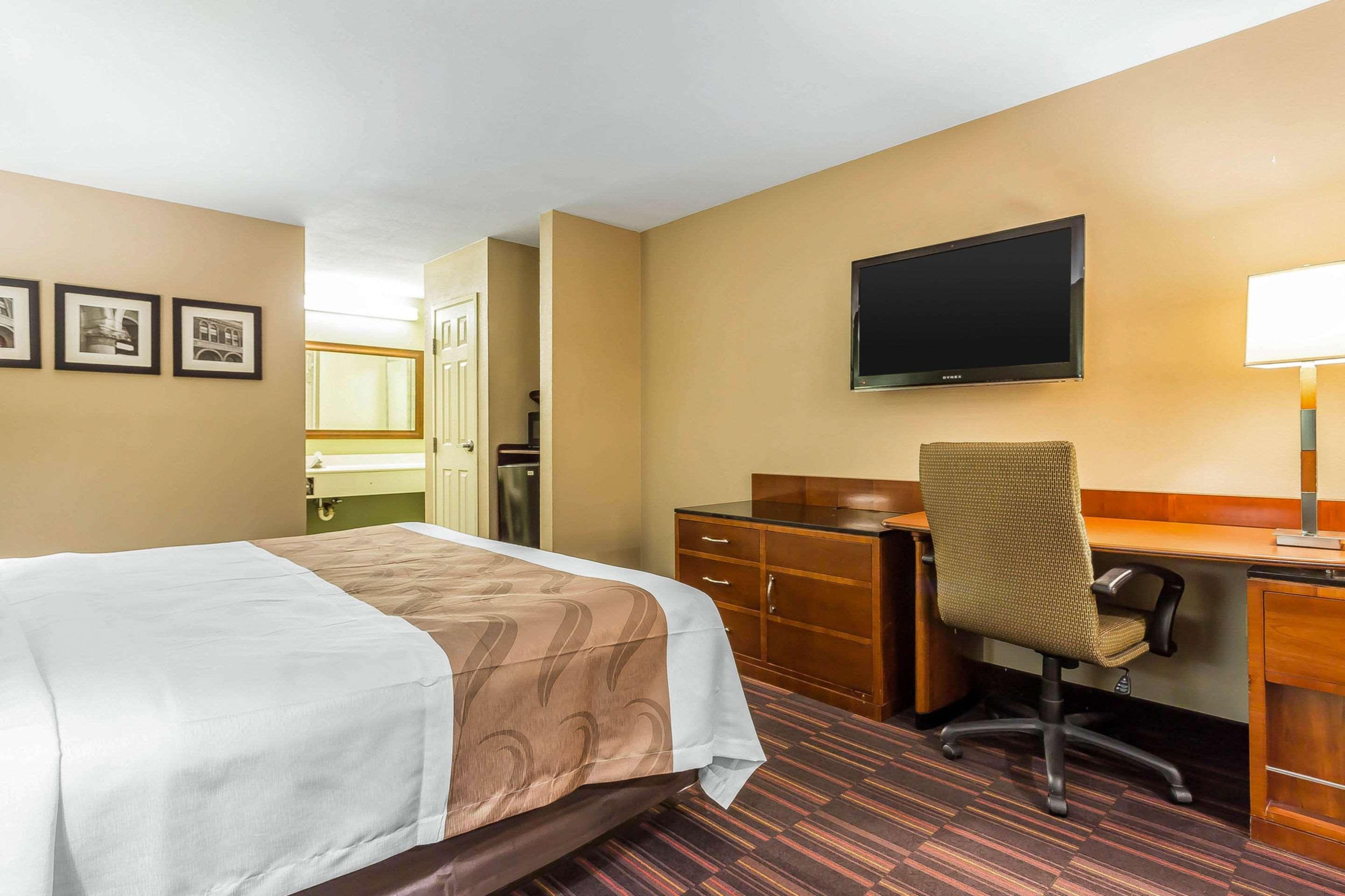Quality Inn & Suites Near Robins Air Force Base Warner Robins Esterno foto