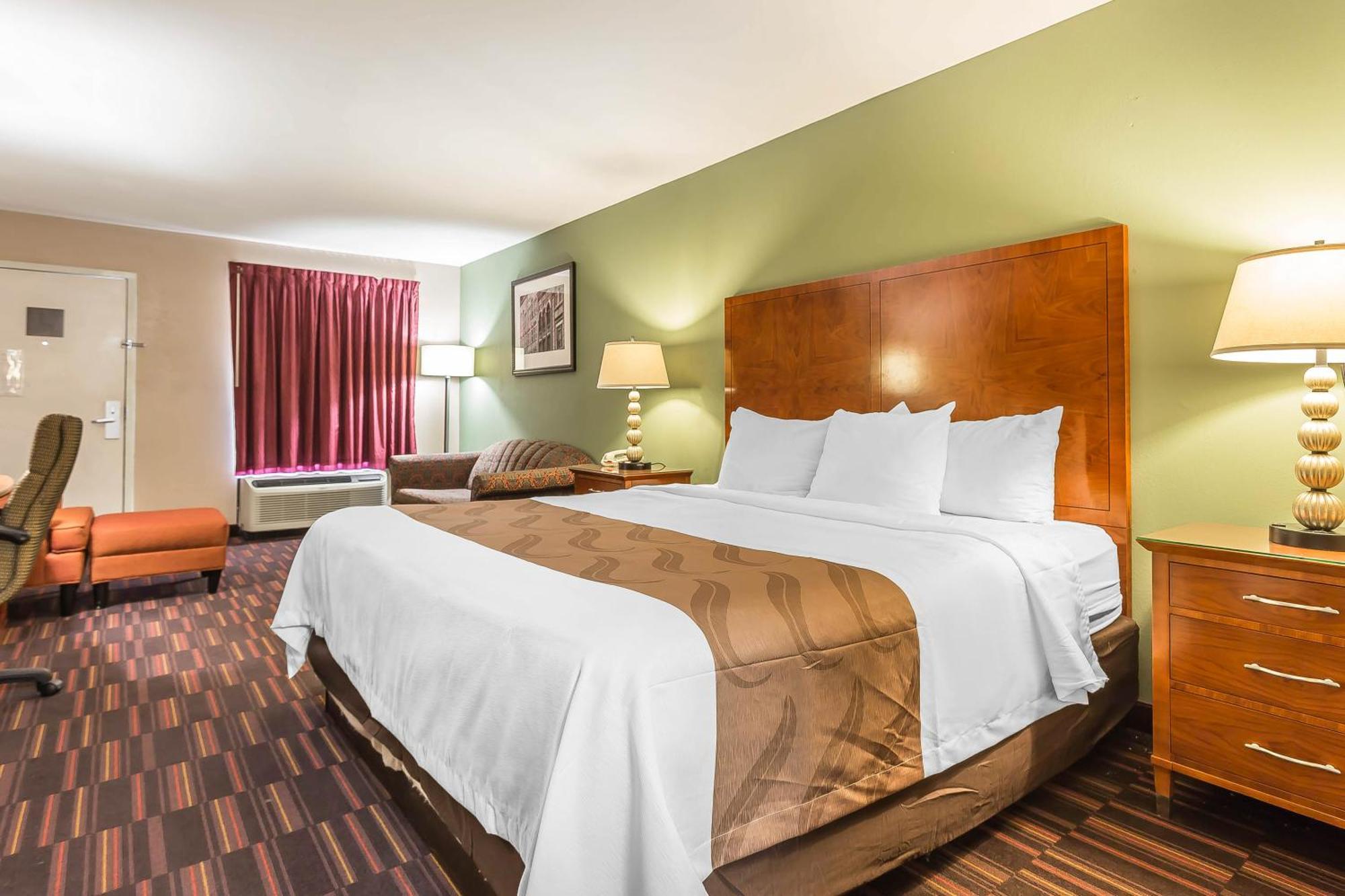 Quality Inn & Suites Near Robins Air Force Base Warner Robins Esterno foto