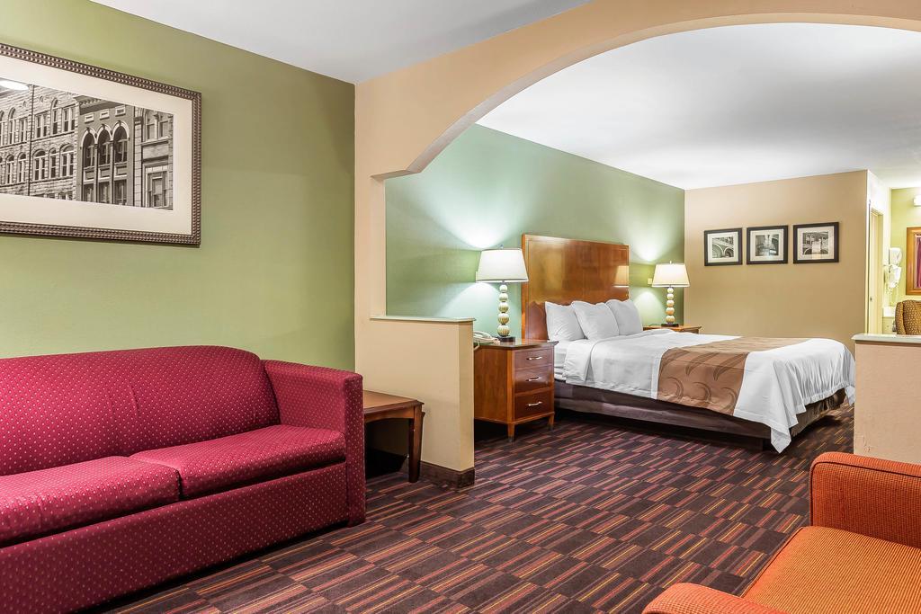 Quality Inn & Suites Near Robins Air Force Base Warner Robins Esterno foto